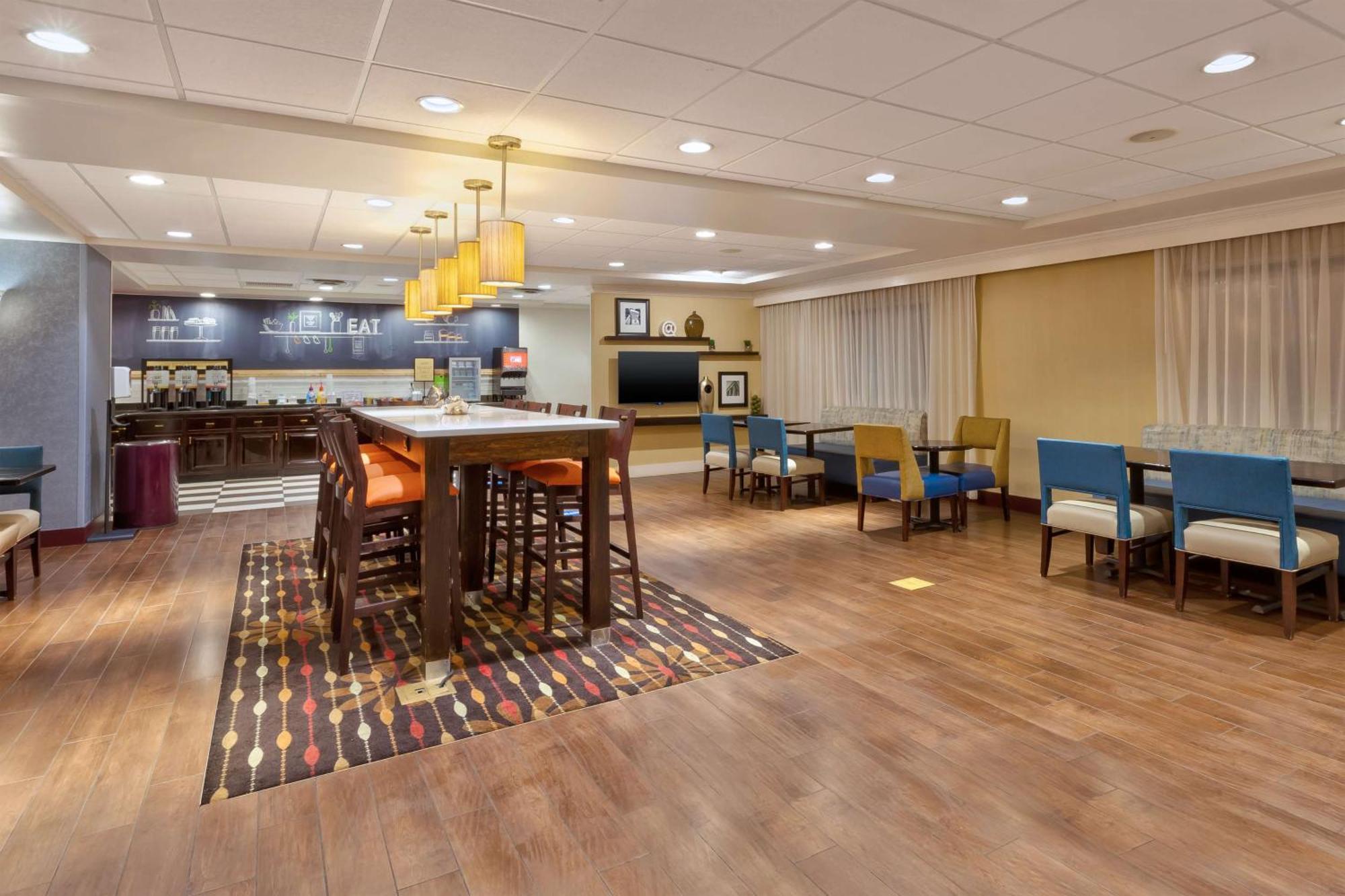 Hampton Inn Waterbury Ngoại thất bức ảnh